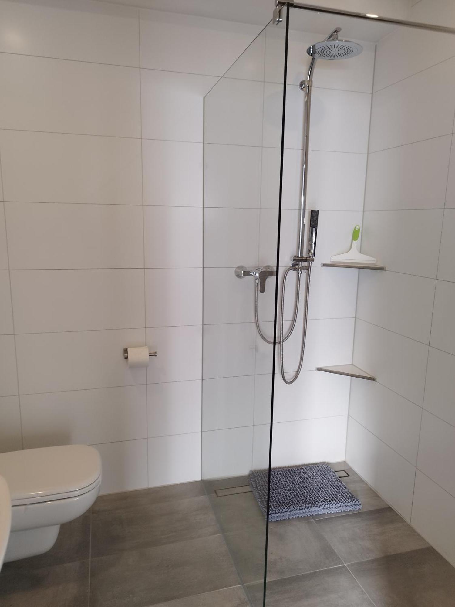 Moderne Ferienwohnung Mit Privatem Eingang - Rosa Kalletal Bagian luar foto